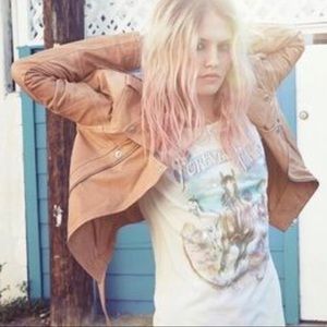 ❤️SOLD❤️Spell Forever Free tee XS